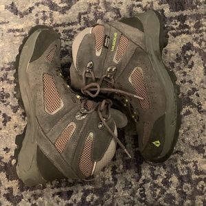 gray vasque waterproof hiking boots!!